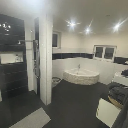 Hani's Grosse Mit Garten Tatil Evi Flums