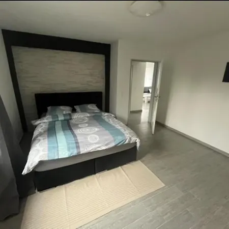 Hani's Grosse Mit Garten